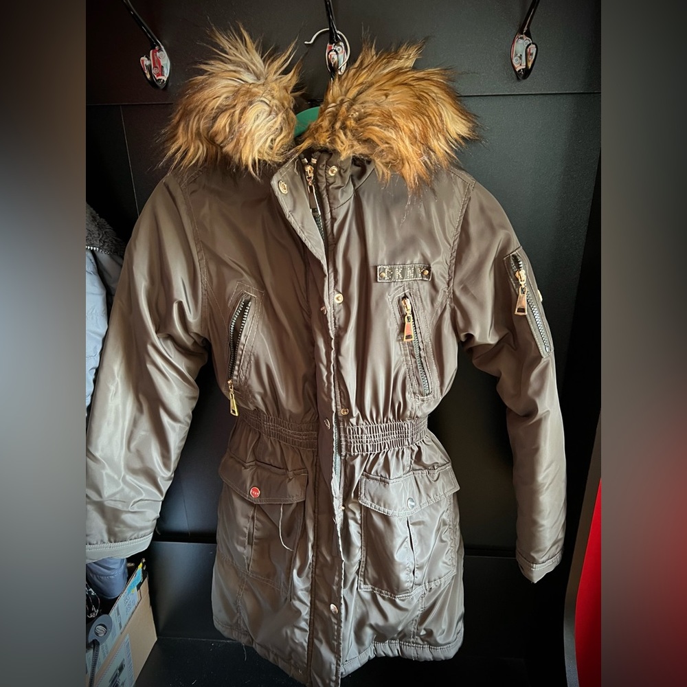 DKNY faux hood girls winter coat in color olive sz 14/16
